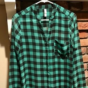 Xhilaration Green Checkered Long Sleeve Top